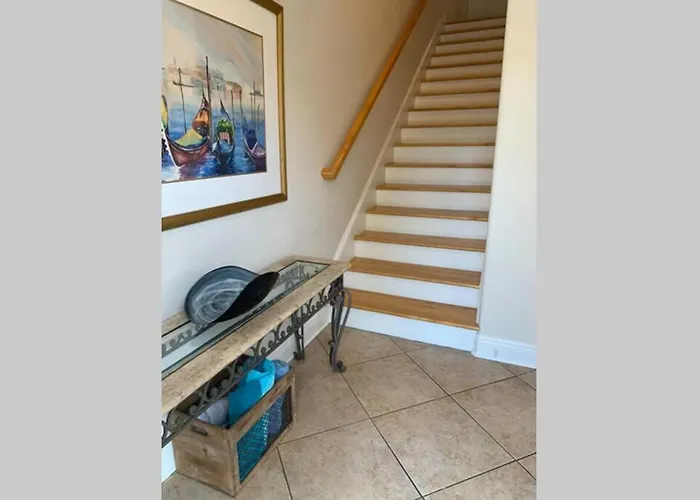 Luxury And Spacious Waterside Getaway *