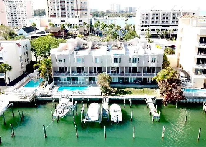 Luxury And Spacious Waterside Getaway * Clearwater Beach