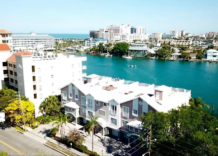 Holiday home Luxury And Spacious Waterside Getaway *